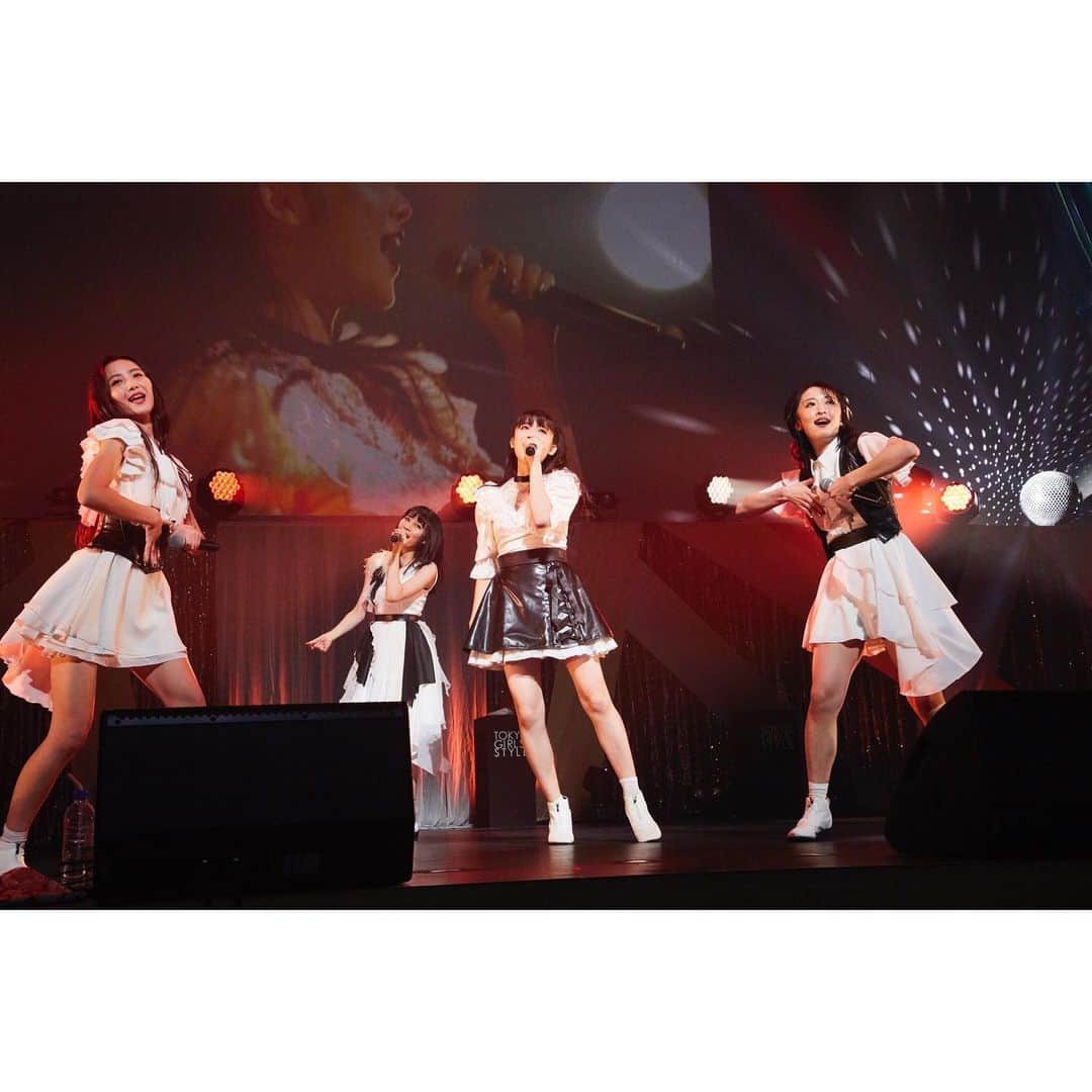 東京女子流さんのインスタグラム写真 - (東京女子流Instagram)「2月10日に発売したDVD・Blu-ray『Hello, Goodbye』に収録の、﻿ ﻿ 昨年11月28日に開催した「エイベのアイドルコンサート　東京女子流 10th Anniversary Live～*キミニヲクル*～」﻿ のダイジェスト映像を公開しました❣️﻿ ﻿ およそ9ヶ月ぶりの有観客ライブとなったこの日、10周年イヤーをスタートしてからようやく迎えたファンとの再会に、メンバーも熱い想いを胸にしながらパフォーマンスしました✨﻿ ﻿ 是非、全編ご覧頂きたいです💐﻿ ﻿ https://youtu.be/7_RbOHl1psk﻿ ﻿ #東京女子流10周年」3月1日 21時14分 - tokyogirlsstyle