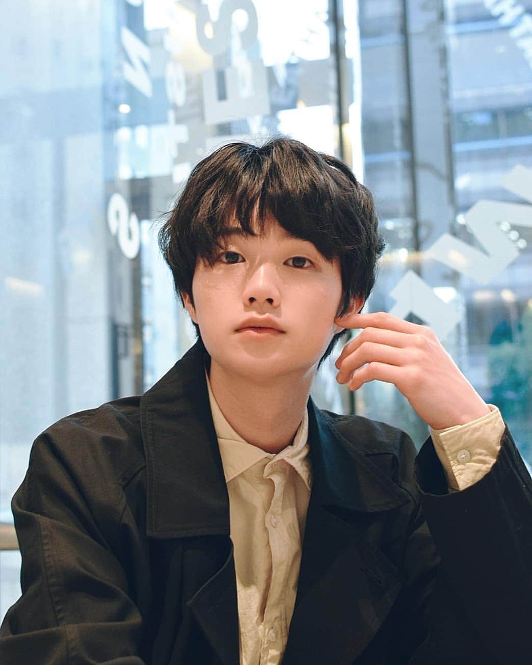 外山将平のインスタグラム：「スカッとジャパンご覧頂き ありがとうございました！  反応頂きとても嬉しいです！ 少しでも皆さんに良いお知らせができ､ 自分を知っていただけることがすごく嬉しいです。  引き続き頑張りますので､今後とも宜しくお願い致します😊！  #こんばんは #photooftheday#camera#portrait#model#外山将平#役者#俳優#今日の外山#ootd #写真#撮影#カメラ#ポートレート#ファインダー越しの私の世界#筋トレ#作品撮り#黒髪#winter#fashion#instagood#韓国#韓国ファッション #マーチン男子#スカッとジャパン#四千頭身 #後藤拓実 さん」