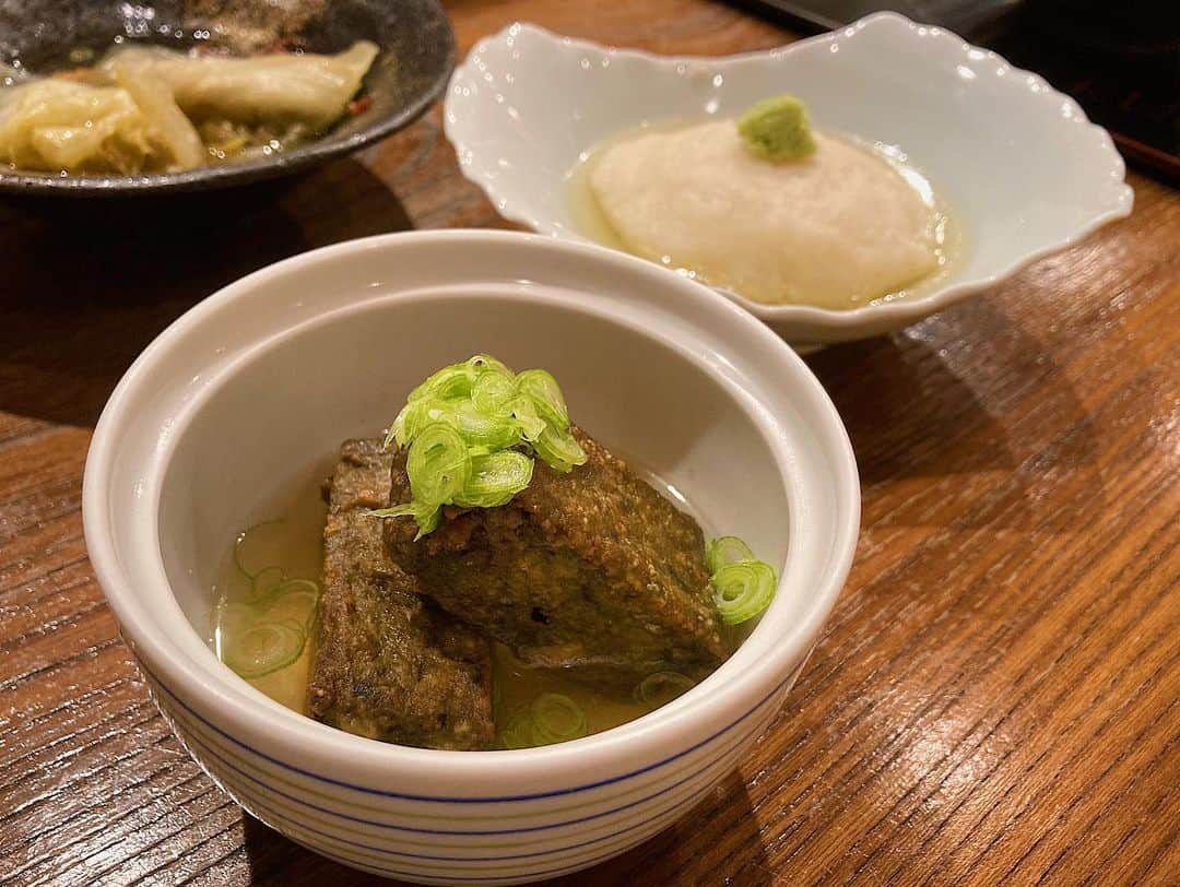 水戸悠夏子のインスタグラム：「今日から3月。美味しいもの食べて気合いを〜と来てみたかったおでん屋さんに。最近はおでんが食べたい、おでんが美味しいとよく思うようになりました。なんだか大人になったのかも知れないと思いました。（とうの昔にすっかり大人ですが）3月も宜しくお願い致します。#おでんやおつる#新潟#古町」