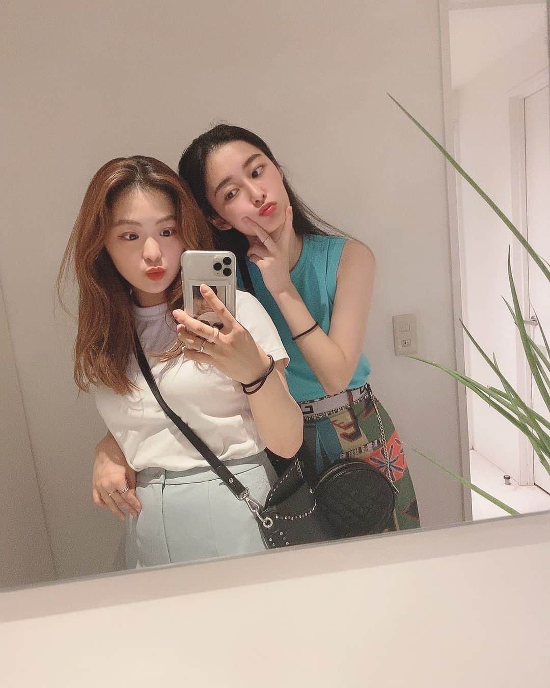 西山なずなのインスタグラム：「Hello ~ 3月✌️」