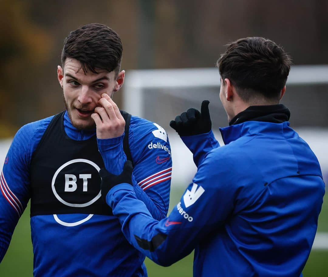 サッカー イングランド代表チームさんのインスタグラム写真 - (サッカー イングランド代表チームInstagram)「A story of true friendship in three images 😄」3月1日 21時47分 - england