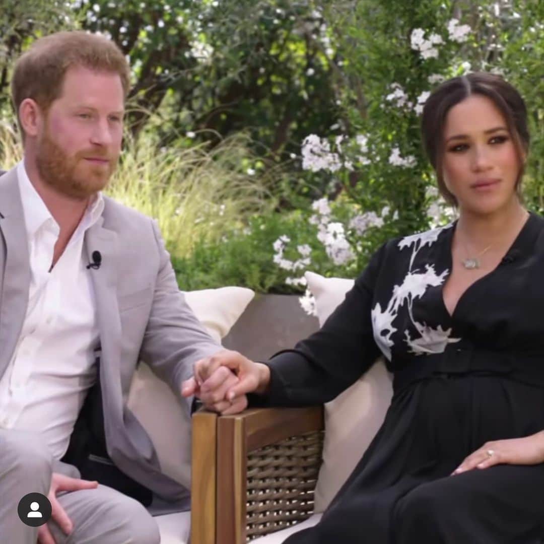ELLE UKさんのインスタグラム写真 - (ELLE UKInstagram)「'Were you silent or were you silenced?' CBS has just shared a first look of Meghan Markle and Prince Harry's upcoming televised interview with Oprah Winfrey. Watch it at the LINK IN BIO」3月1日 22時02分 - elleuk