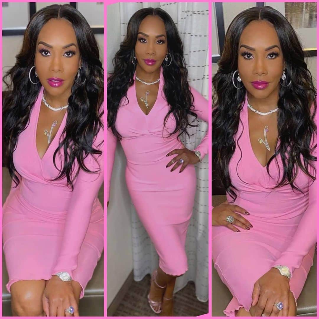 ヴィヴィカ・A・フォックスのインスタグラム：「GM Dawlings! Pretty In Pink for my Directorial Debut press day! MUCH LUV to @ceoazarel & @bethertv for my 1st DIRECTOR chair! SO EXCITED to begin #ThroughHerEyes film! Rocking @bellofcalifornia dress @sergiorossi shoes @candyicejewelry Makeup @bmoreprettyandpositive Hair & Pix @cass.thestylist #LifeIsGood #GodIsGood #Blessed #Respect #GurlPower #VivicaFoxHair #TeamVivica #TeamFox #MyGrindDontStop #LegitimateCareer #BossMoves #LoveWins #BlackLadiesRock #ClassicBadChick #SETLIFE #FILMLIFE #DIRECTOR 🤗🖤💖👸🏽🎬」