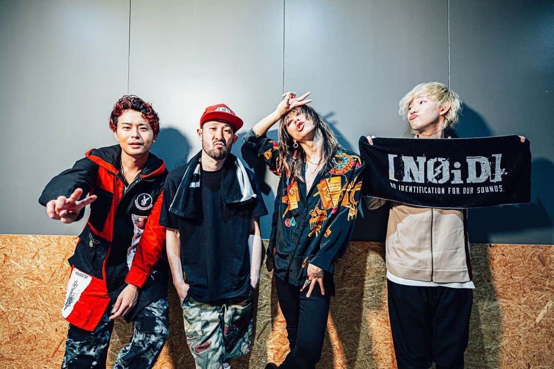 藤原広明のインスタグラム：「『アイラヴユー』Release Tour 2021 ～愛とラクダ、15周年ふりかけ～  Zepp Fukuoka -Day2-  福岡day2のあなたにびっくらゔっ！！🦍🦍🦍🦍  photo by @junpeihiyoshi」