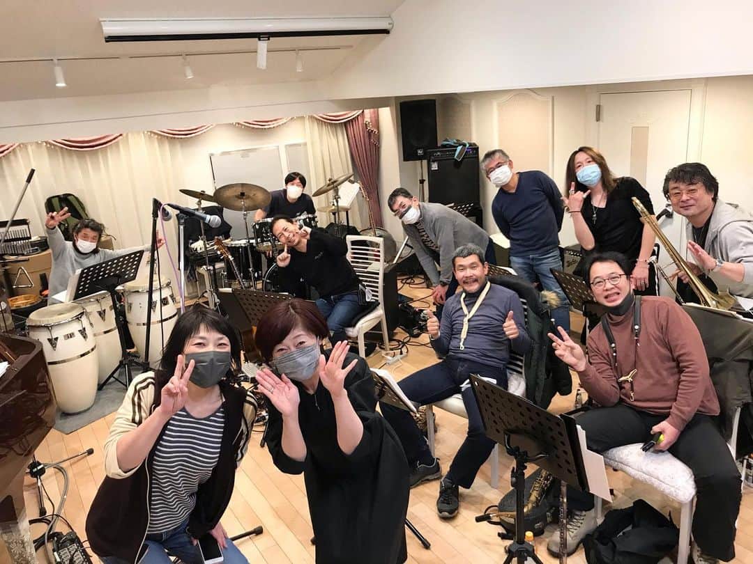 神野美伽さんのインスタグラム写真 - (神野美伽Instagram)「「TOKYO MODERN  TIMES」のリハーサル、 無事に終わりました❗️  私が歌うのは二曲だけなのですが、 宝塚歌劇団の歴代トップの方々との貴重な公演❗️  なんだか、 とても楽しみです❗️  #イイノホール　#宝塚歌劇団　# TOKYOMODERNTIMES」3月1日 22時10分 - mika_shinno_japan