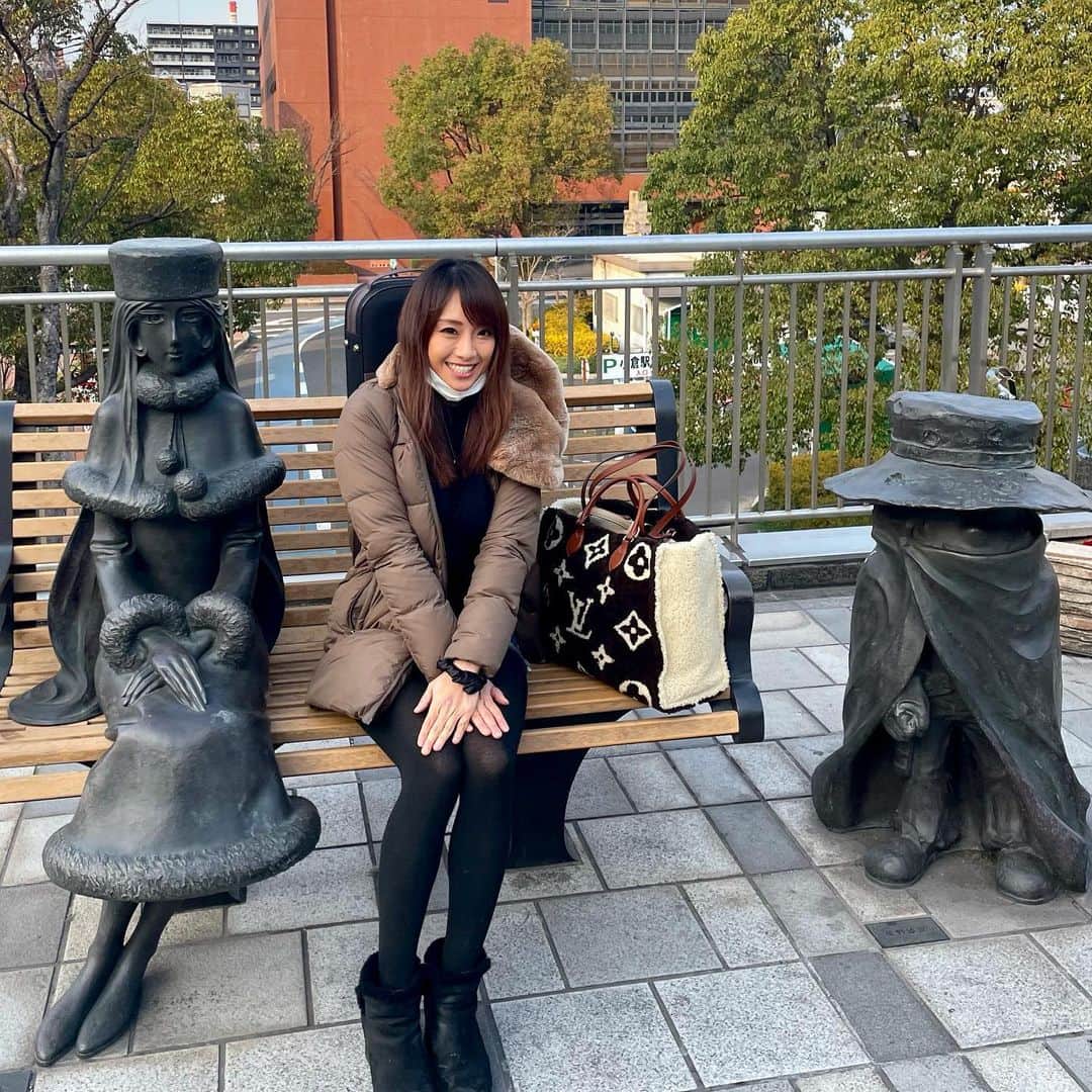 maikoのインスタグラム：「MARCH🌸✨. . 嬉しぃと笑顔でいっぱぃな旅☺️✨. 美味しすぎるご飯だらけに感動と嬉しぃ経験たくさん✨. . 🐙>>🐡>>🌺✨✨.」