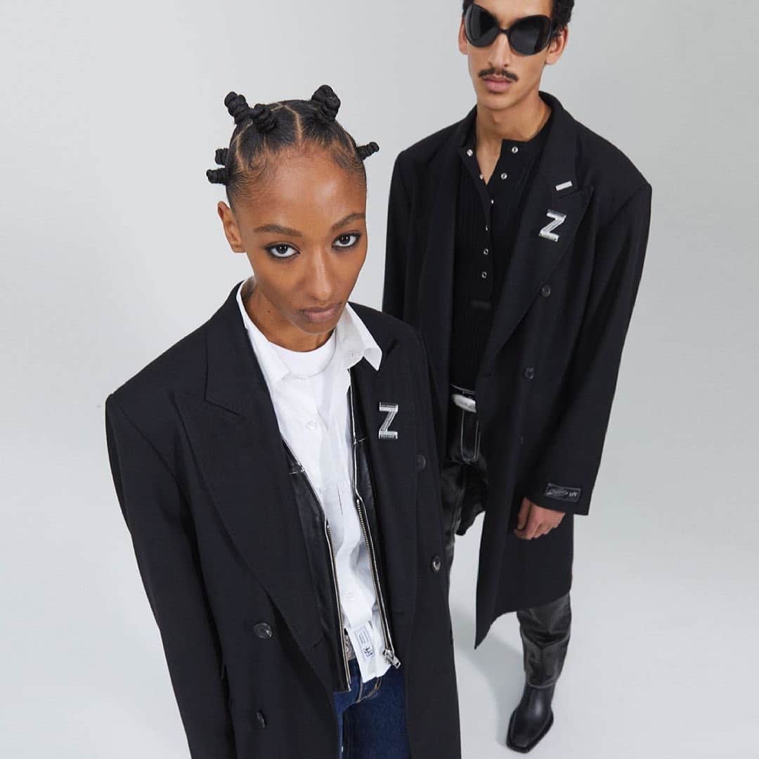 エイティーズのインスタグラム：「Reminiscing 90’s power suits • Meet the double breasted spring coat YOKO」