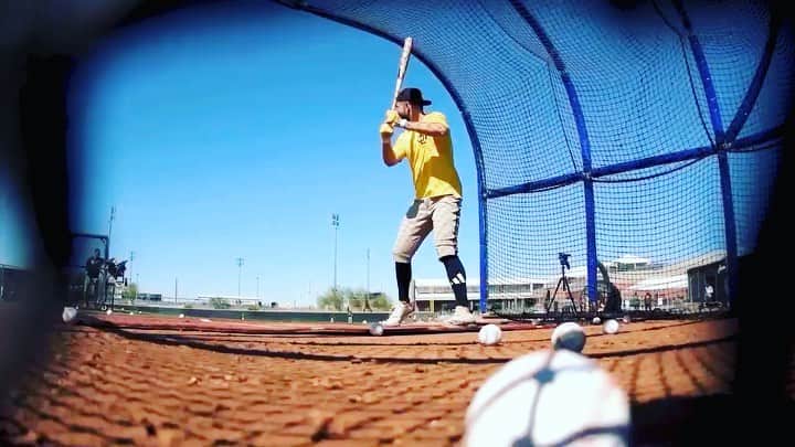 エリック・ホズマーのインスタグラム：「GAMEDAY」