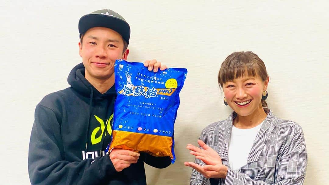 福島和可菜さんのインスタグラム写真 - (福島和可菜Instagram)「青梅ロードレースバーチャル2021 オンラインアフターパーティー  にご参加下さいました皆様、 ありがとうございました😊  ZoomからもYouTubeからも🤲  今回は約3400人の皆様にご参加いただきました今大会✨✨✨  それぞれお疲れ様でございました🙌🙌🙌 色々なドラマがありましたね🏃‍♂️  今日はあっと言う間の90分間‼️‼️‼️  驚くほど嬉しい賞品もたっぷりで、 何と豪華なのだろうか㊗️  本当に魅力的な大会です🥳  来年は開催されるかな…☀️☀️☀️  そして今日は、 ご一緒しました 宇野けんたろうさんのbirthday🎂 みんなでお祝い🙌 おめでとうございまーす🎉  たくさんのメッセージやコメントも、 ありがとうございました😊  また来年、会いましょう🥰  #青梅マラソン #大会 #ambassador #アンバサダー #オンライン #online #after #パーティー #party #バーチャル #virtual #マラソン #marathon #Love #running #YouTube #LIVE #ありがとうございました #青梅 #また来年 #happy #birthday #🏃‍♂️ #👟 #㊗️ #🎂 #🍺 #🍻 #🎉 #😊」3月1日 23時05分 - fukushimawakana