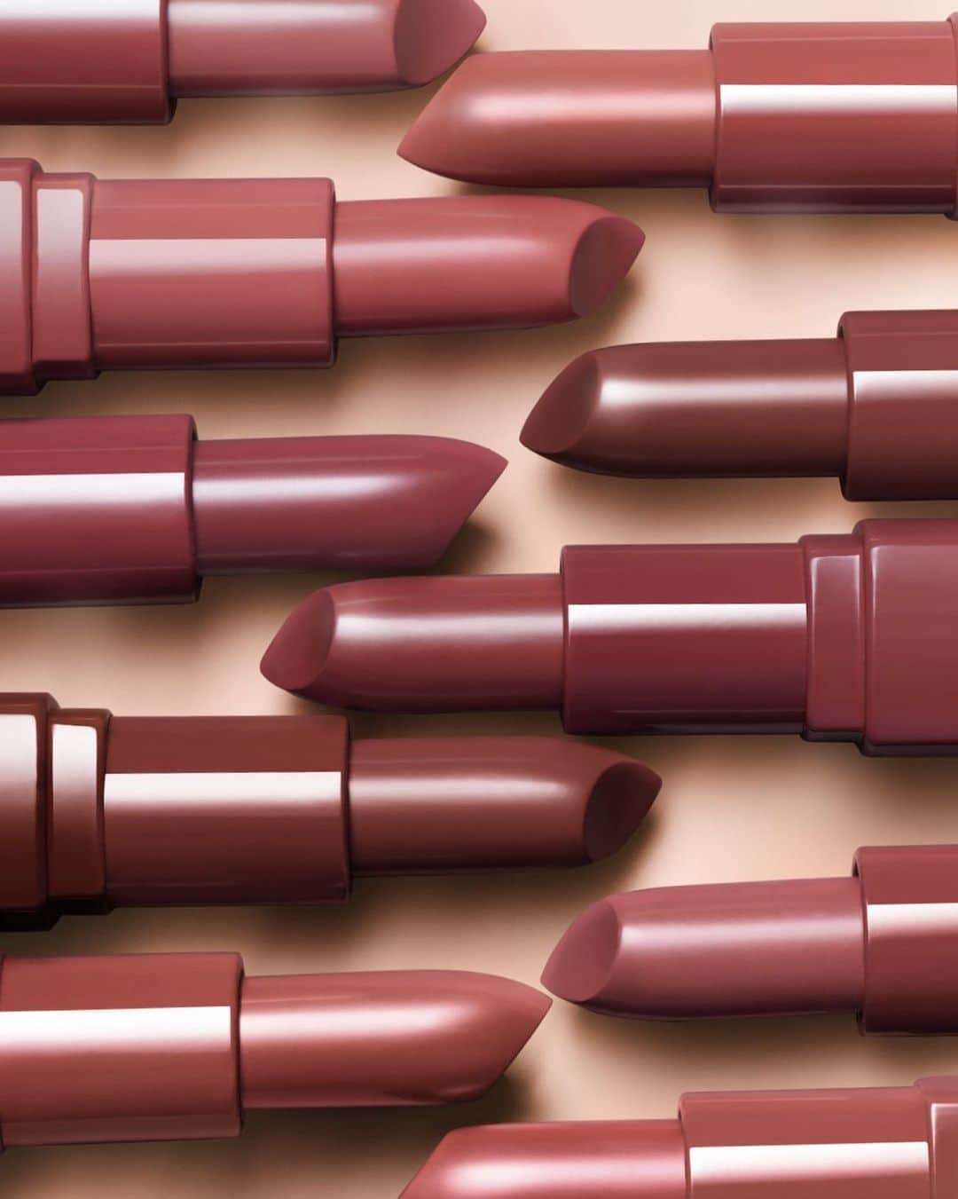 のインスタグラム：「True-to-you nudes. With a blotted-down finish, no-mirror application, and 10 lip tone-inspired shades, the Crushed Lip Colors  in our NEW Real Nudes Collection is your one-swipe nude for balancing, boosting, and brightening lips effortlessly.  Find your perfect nude now with our virtual try-on tool at bobbibrown.com.  #bobbibrown #crushedlipcolor #realnudes」