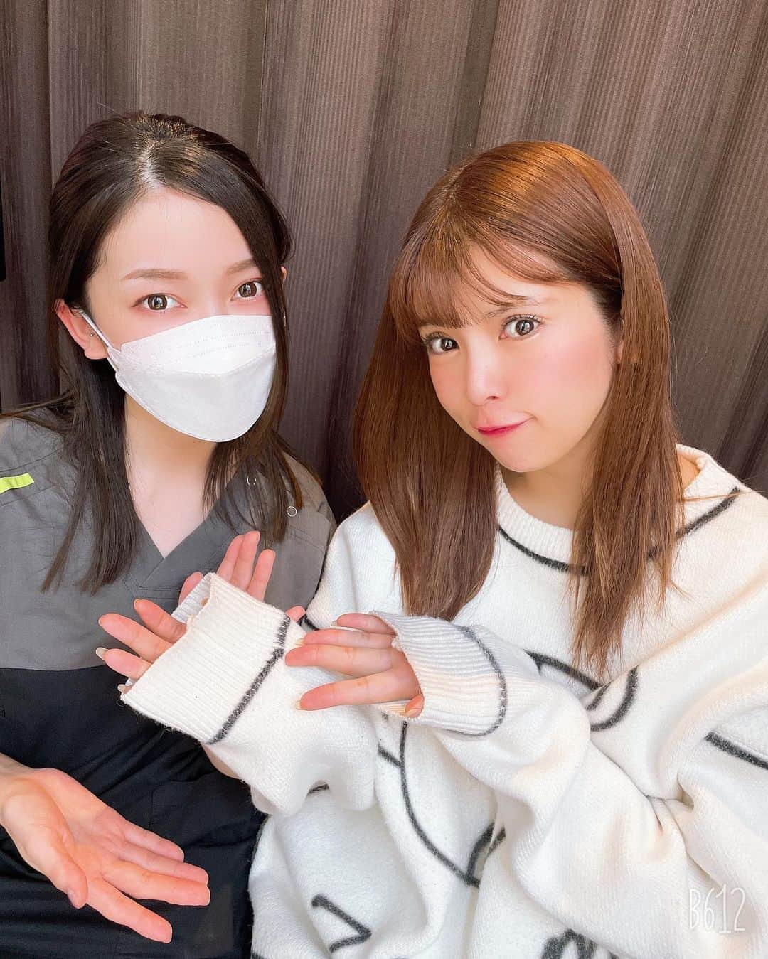 坂口杏里のインスタグラム：「TAクリニックで糸リフトと二重埋没してきましたー😍✨  担当は、  @dr_okutsu_tac  直後から腫れが少なく、リフトアップの効果を めちゃくちゃ！！！ 実感できすぎくん。。。 わたしの紹介で 大手美容外科出身で経験豊富なドクター TAクリニックの新宿院副院長✨」