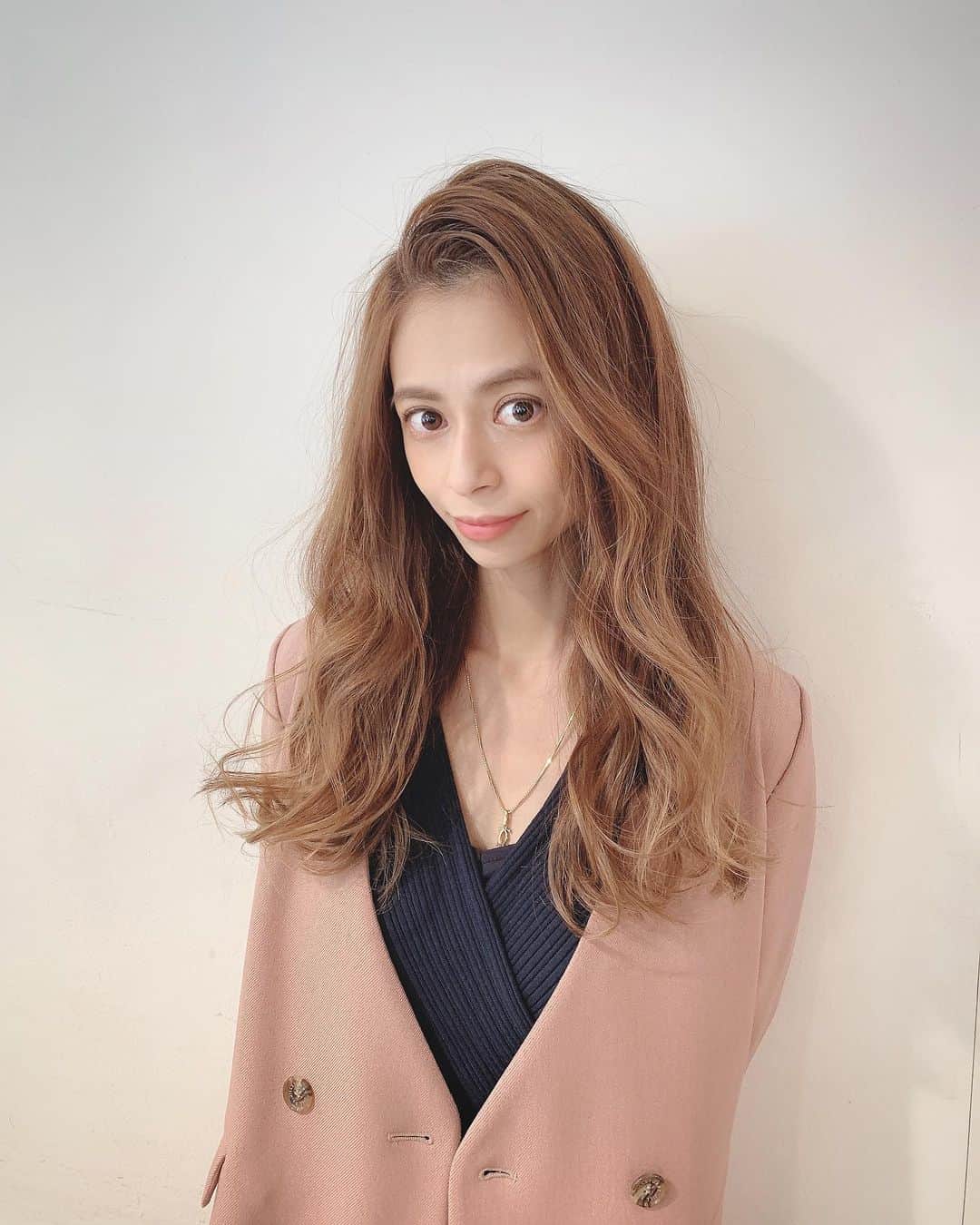 間宮梨花のインスタグラム：「@masami_lands  hair set💕💕💕 #ヘアセット #ヘアサロン」