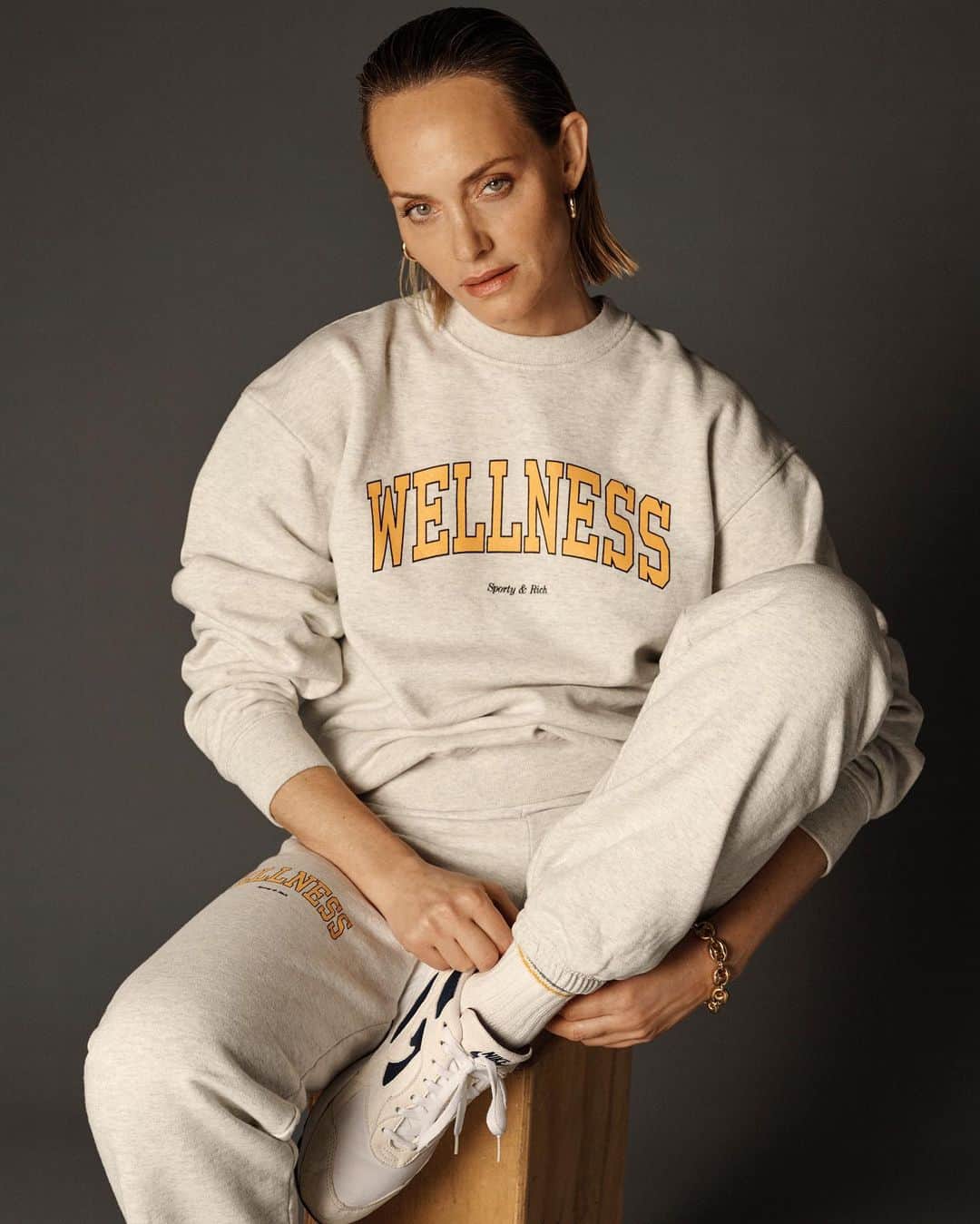 emilyさんのインスタグラム写真 - (emilyInstagram)「AMBER!!!!!!!!!!! @ambervalletta for @sportyandrich Spring Drop 1. Online 3/8.  SO incredibly excited to share these images!!! We love celebrating icons, and who better than Amber to represent an era of OG supermodels who defined 90s fashion and culture.   A portion of the proceeds from this drop will be donated to @surfrider who works to protect and restore our oceans. 🌍🌊💙  Photography @alexandranataf  Hair @teddycharles35  Assistants: @natgawd @aubdolores」3月2日 0時46分 - emilyoberg