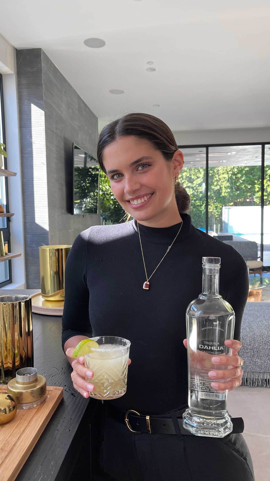 のインスタグラム：「My favorite margarita recipe with @dahlia #tequila #ad by @RunwayInfluence」