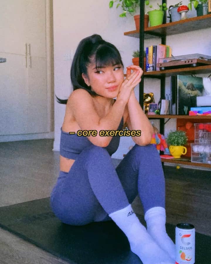 Marycakeのインスタグラム：「🍎 core work🍏 with @celsiusofficial fuji apple pear ~ ngl abs weren’t my favorite thing to do but after incorporating these + more weighted reps i’ve been loving throwing them in at the end of each workout! 💪🏻( ᵕ̤ ‧̫̮ ᵕ̤ ) #celsiusbrandpartner #celsiuslivefit」