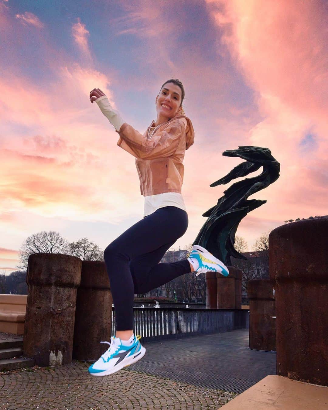 フランチェスカ・ピッチニーニのインスタグラム：「•Vola solo chi osa farlo • 🦋 #diadoravolo  #diadorasport  @diadoraofficial  #ad」