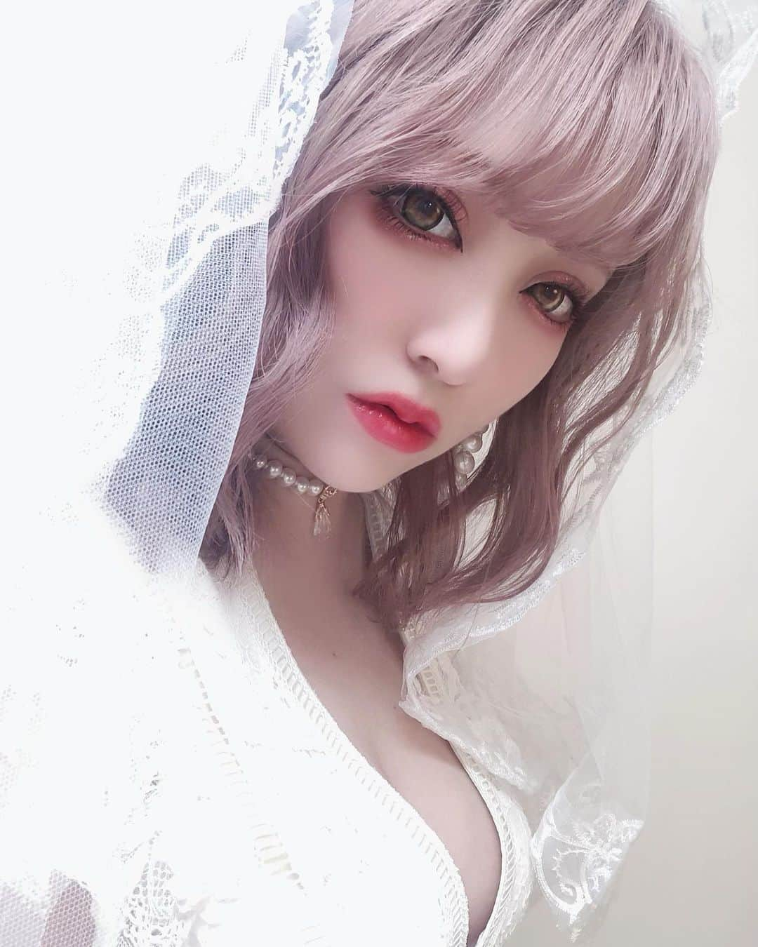 桜井莉菜さんのインスタグラム写真 - (桜井莉菜Instagram)「@aneageha 撮影💓 ウエディング風👰‍♀️✨ どんな写真になるのか楽しみっ🤭❤️ 髪短くしてから初めて巻いたけど、良い感じっ👼💕  #姉ageha#姉アゲハ#ウエディング#ブライダル」3月2日 15時14分 - rina__sakurai