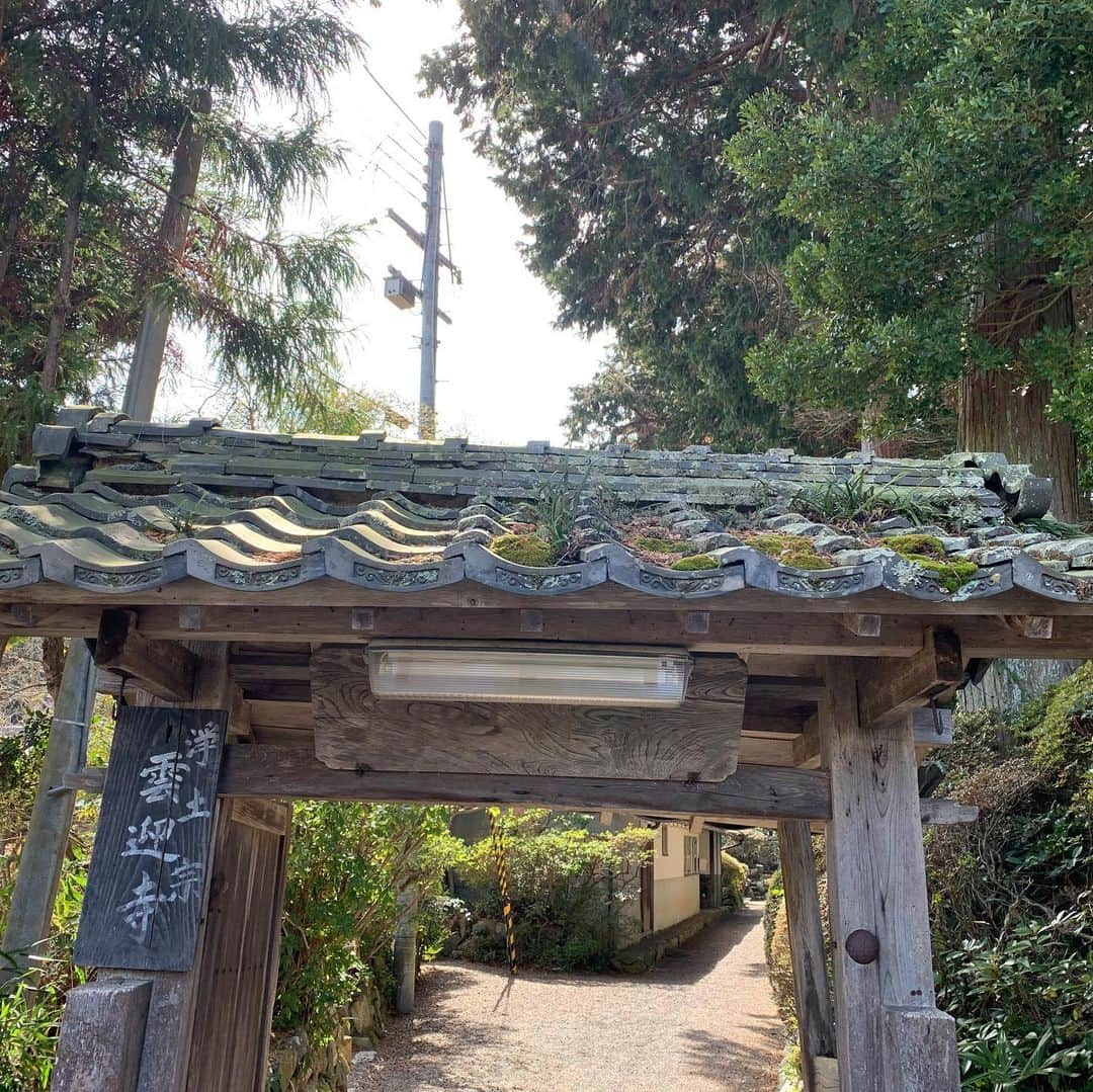 タケモトコウジさんのインスタグラム写真 - (タケモトコウジInstagram)「#滋賀県 #日野町 #雲迎寺   こんな写真を上げてますが、今日は広島クラブクアトロで「第1回輝く！おひなさまナイト！」です。 17:30開場、17:45からオープニングアクトありです！  お越しください！  詳しいことは広島クラブクアトロのHPをご覧下さい。」3月2日 14時07分 - takemotokoji