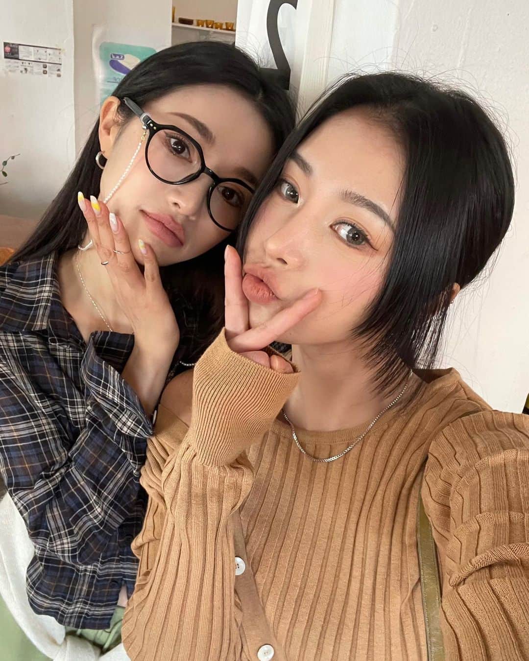 パク・ソラのインスタグラム：「🐰&🐚」