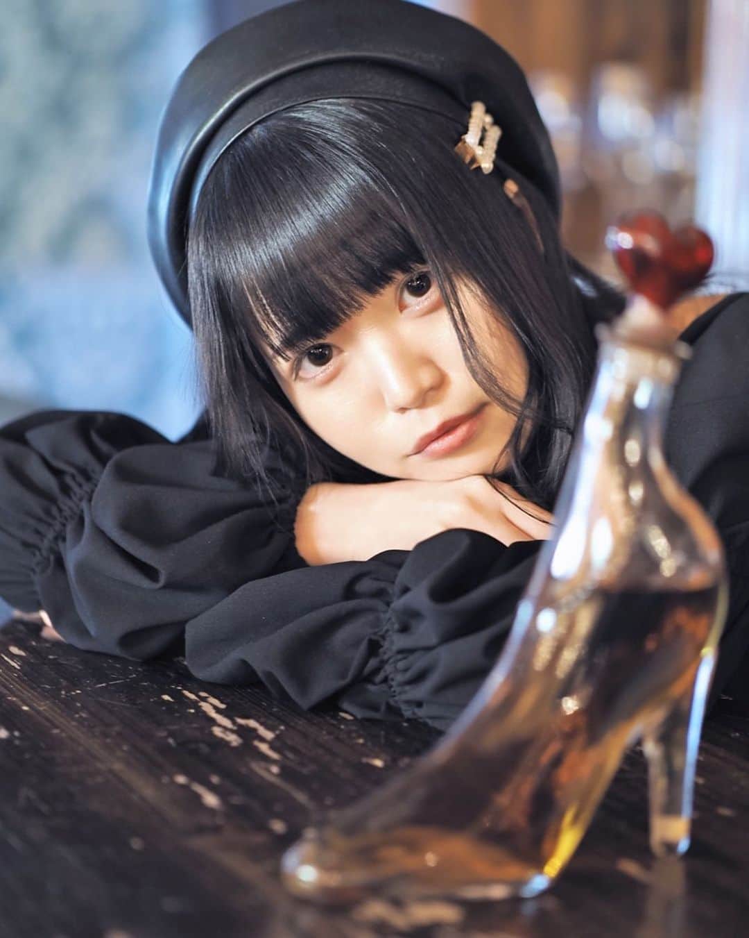 鈴木未央のインスタグラム：「先週は撮影会だったのですが またできたらいいなっておもいます たのしかったです✨  #portrait #撮影会　#ポートレート #被写体モデル #idol #japaneseidol #japanesegirl #loli #lolita #nuturephotography #phote #photography #写真好きな人と繋がりたい #ファインダー越しの私の世界 #メイド　#黒髪ロング　#黒髪　#グラビア　#グラビアアイドル #cosplay #cosplayer  #コスプレ　#自撮り女子 #cute #anime #selfie #ファッション　#gravure #オルチャン　#かわいい女の子」