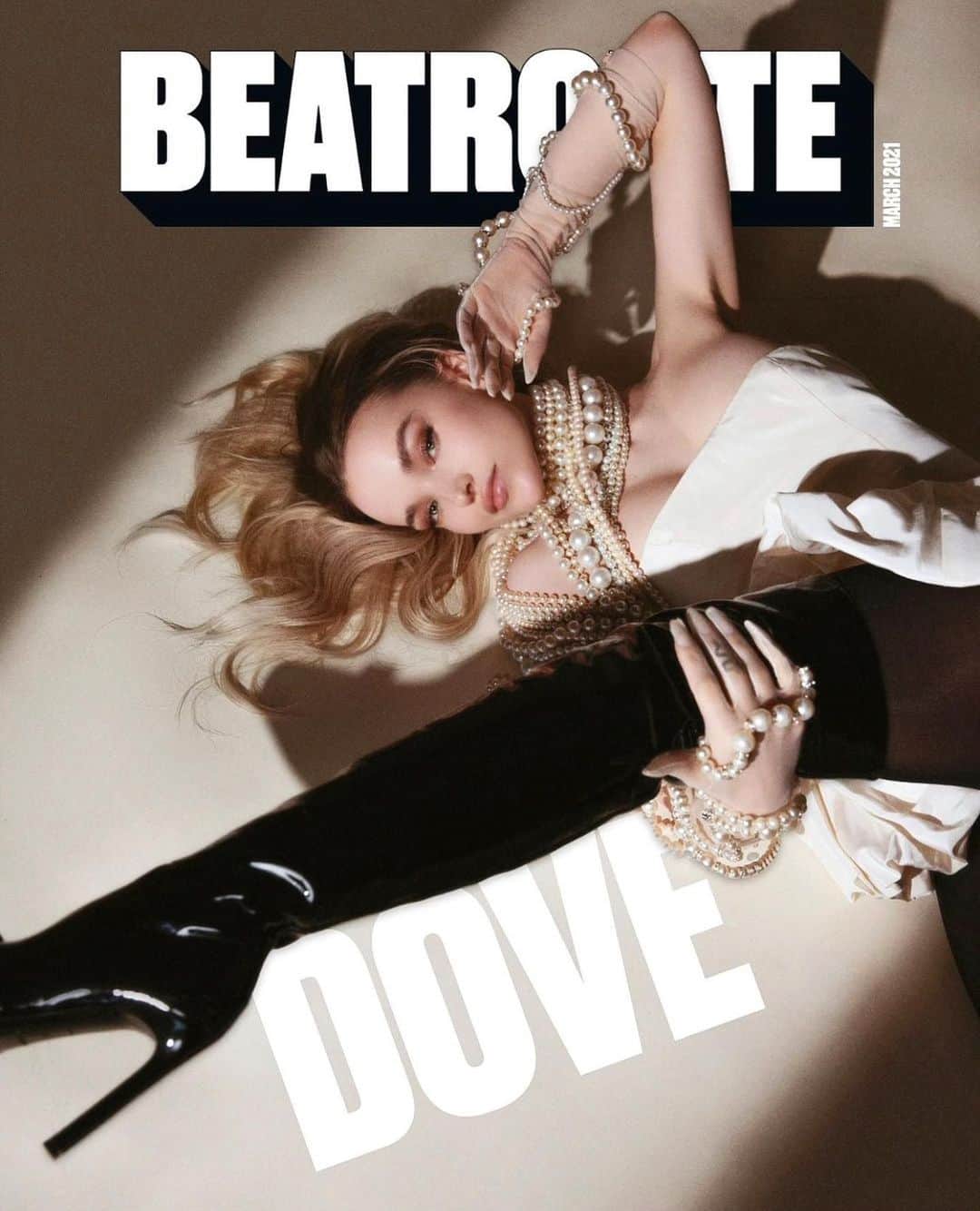 ダヴ・キャメロンさんのインスタグラム写真 - (ダヴ・キャメロンInstagram)「new cover for @beatroute 🔪」3月2日 6時46分 - dovecameron