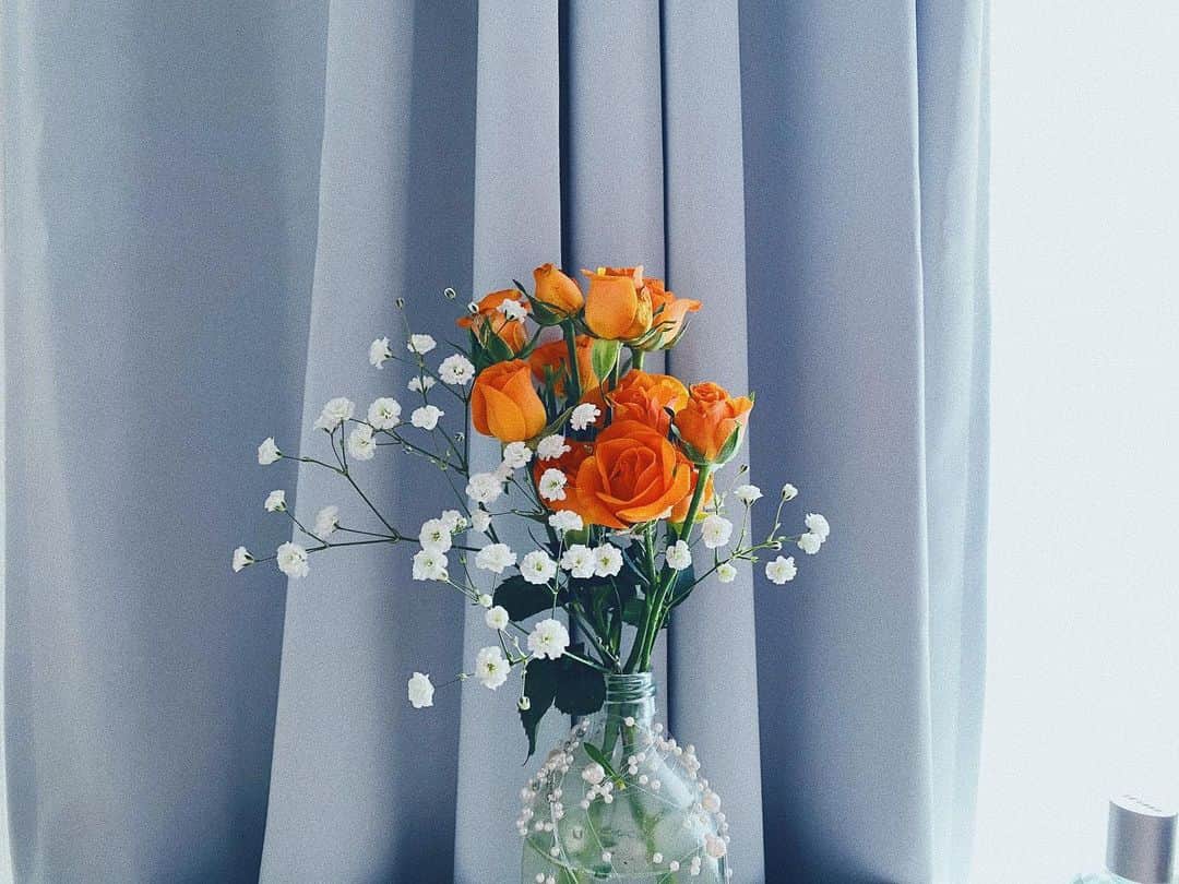 大川成美さんのインスタグラム写真 - (大川成美Instagram)「本日こちらは、雨です☂️ ． ． #flowers  #flowerstagram  #お花のある暮らし」3月2日 7時41分 - naru_coco