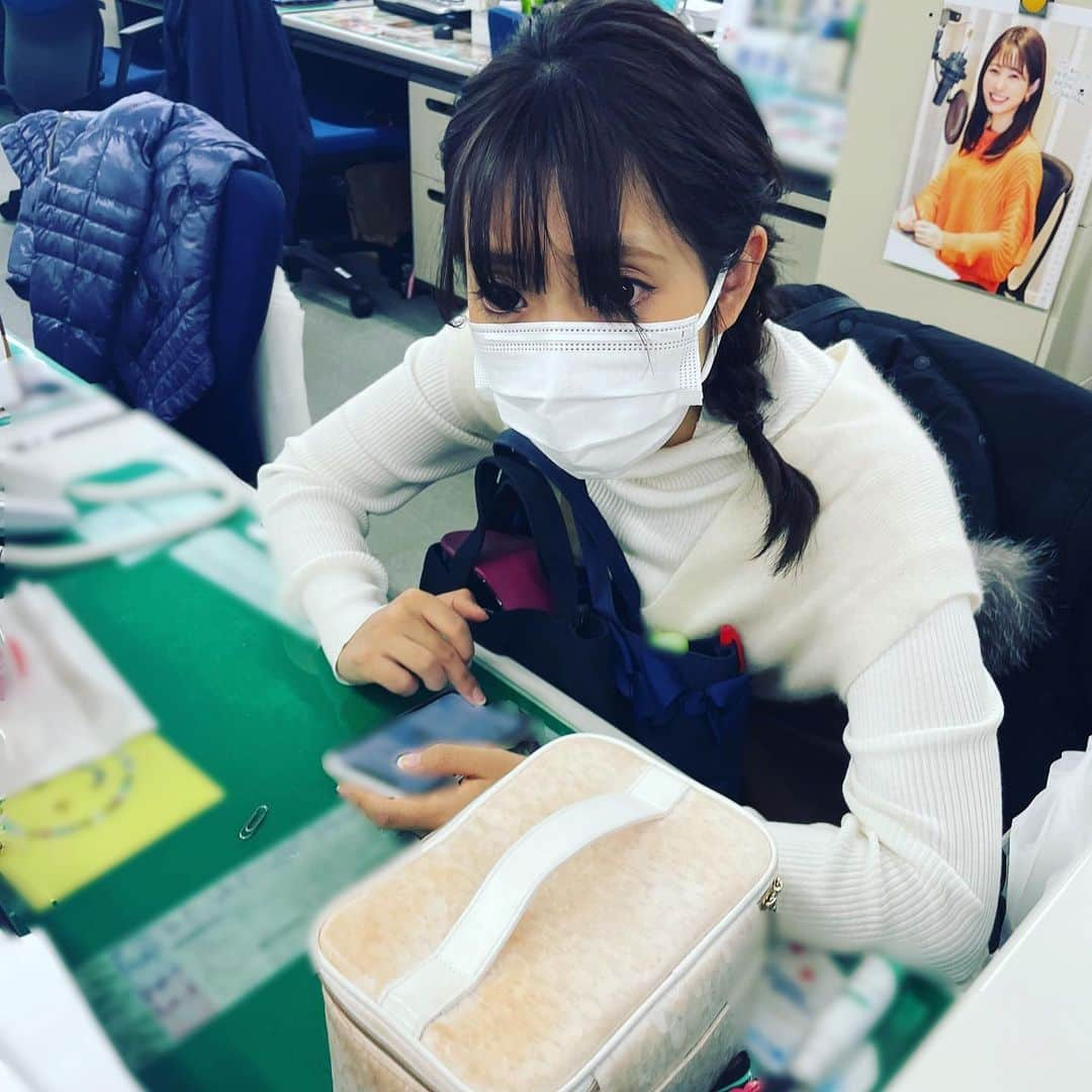 藤井弘輝(ふじいこうき) さんのインスタグラム写真 - (藤井弘輝(ふじいこうき) Instagram)「藤本、お疲れ様。#ハモネプおつかれ #いやちょっと #目が怖すぎない？ #夜のサバンナのハイエナ感 #軽くホラー #軽くサイコ #スイッチオンにして #後ろの海老原を見習って」3月2日 15時25分 - fujii_koki_cx