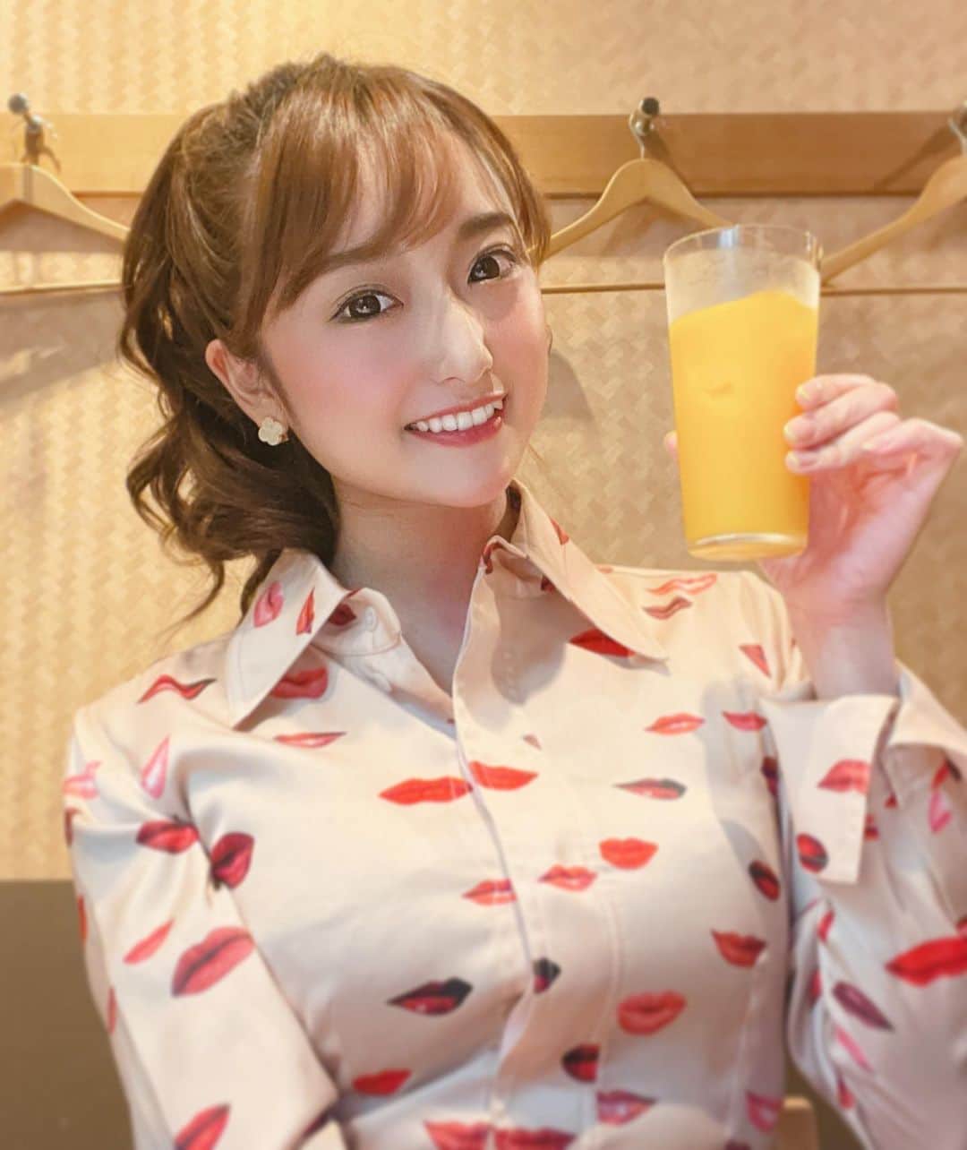 愛咲りおなのインスタグラム：「💋♥️💋♥️  #広島 #飲み屋 #流川  #キャバ嬢 #ジム #トレーニング #キャバクラ #グルメ #広島グルメ #TikTok #golf #ゴルフ女子 #selfie #Instagram」