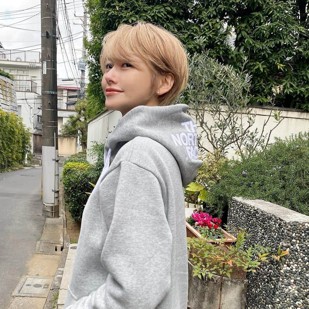 &mのインスタグラム：「きんぱつぼーいっしゅ💋 #シングルマザー #シングルママ  #シングルマザー支援  #女の子ママ」