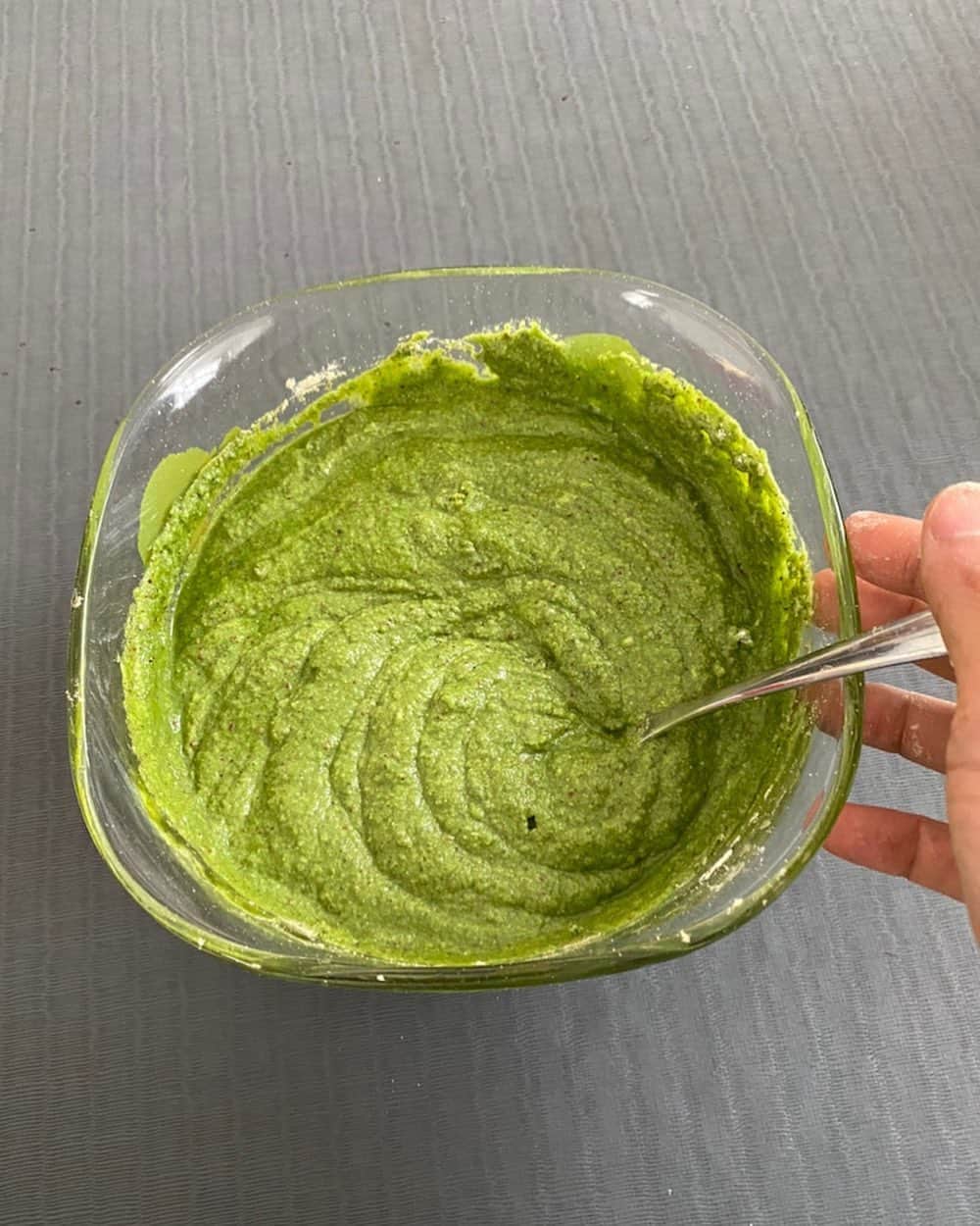 市川海老蔵 （11代目）さんのインスタグラム写真 - (市川海老蔵 （11代目）Instagram)「It’s quite simple, l was asked for the recipe in one of my SNSs yesterday. This is broccoli🥦 & celery & season’s veggie🥬. Plus pea protein and grains mixed in, and then add oils. Oils are MCT or olive, etc.  That’s kind of how it’s made. My breakfast. * シンプルです、 昨日なにかのsnsで作り方聞かれました、 これは ブロッコリー🥦とセロリと旬の野菜🥬です。 そこに 豆のプロテインを混ぜて 穀物も混ぜて そこにオイル入れます。 オイルは mctとかオリーブとか諸々です。  そんな感じです。 おいらの朝ごはん  #市川海老蔵 #海老蔵 #成田屋 #歌舞伎  #和 #日本文化 #ABKAI #ABMORI #ebizoichikawa #ebizo #kabuki #kabukiza #thunderparty #ebizotv #theater #theaterarts #actor #japan #classic  #kabukiactor」3月2日 11時40分 - ebizoichikawa.ebizoichikawa