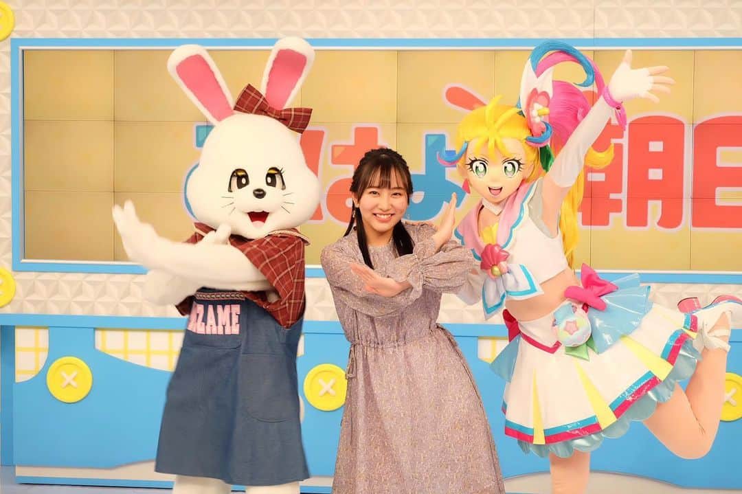 のインスタグラム：「💜 キュアサマーとめざめちゃんの かわいさに挟まれました トロピカってる〜〜🍍🍒🍉 ＊ ＊ ＊ #トロピカル〜ジュプリキュア #プリキュア #キュアサマー #おは土 #めざめちゃん #たこやきレインボー #たこ虹 #堀のインスタ」