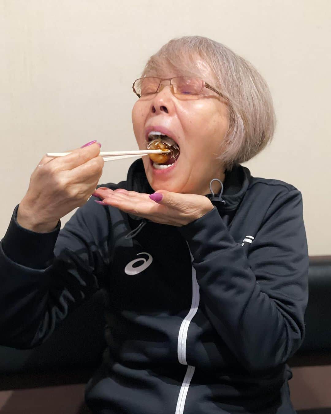 研ナオコさんのインスタグラム写真 - (研ナオコInstagram)「たこ焼きうんめー😍💕 #たこ焼き #美味しい #うんめーシリーズ #研ナオコ」3月2日 16時06分 - ken.naoko