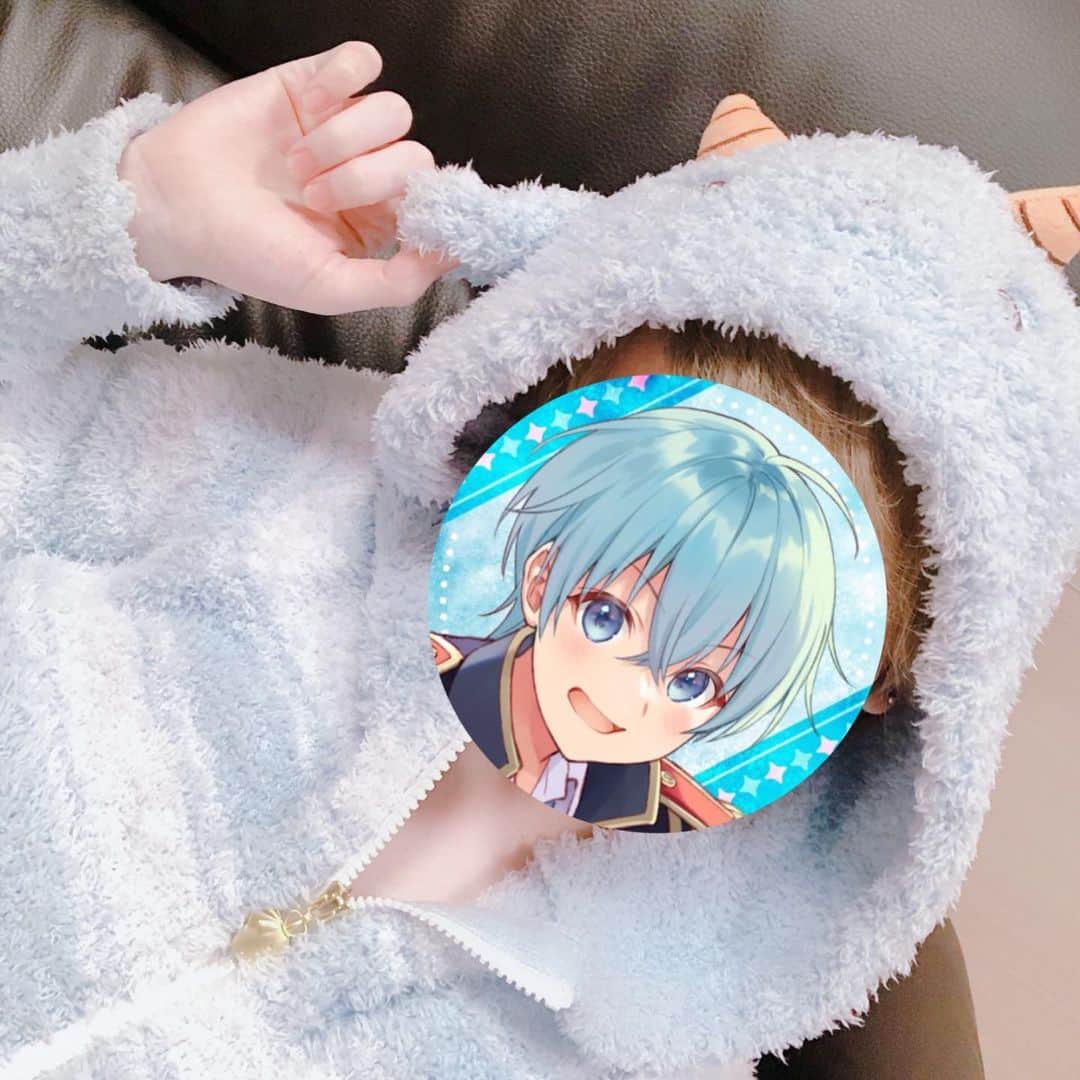 ころんさんのインスタグラム写真 - (ころんInstagram)「すとぷりるーむうぇあ着たよ✨  どうかな？似合う？  #3月のいいね貰いに来ました #すとぷり #すとぷりるーむうぇあ #ころん #ころんくん #パジャマ」3月2日 17時24分 - colon56n