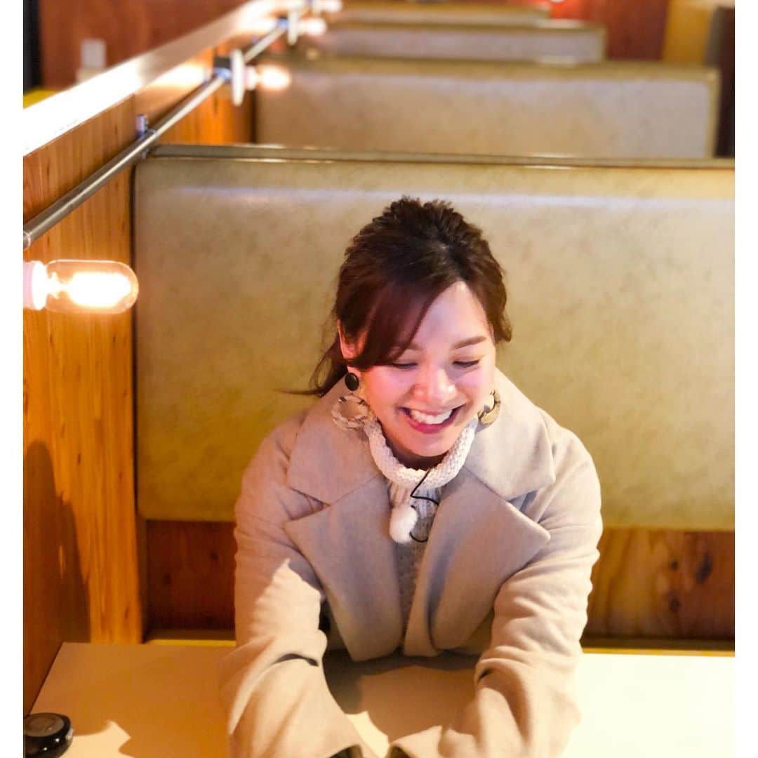芳賀愛華のインスタグラム：「. 今日も一日お疲れ様です☺️⭐️ 昨日から三月スタート☺️🌸 道内大雪で春らしさはないけど…😳 ポカポカ陽気が待ち遠しい☺️☀️ 春服色々欲しいなぁ🤤✨」