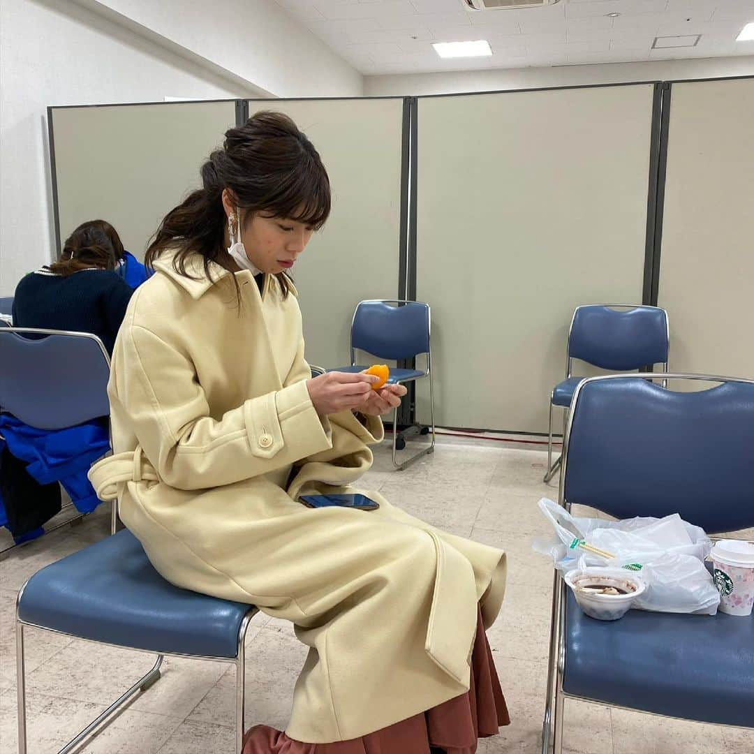 OABアナウンサーさんのインスタグラム写真 - (OABアナウンサーInstagram)「感謝祭オフショット📸  佐伯産のポンカンに 話しかけている？浅見アナ💕  Photo by しもの  大分ふるさとCM大賞 会場で、テレビの前で 楽しんでいただけましたか？？  #oab #アナウンサー #浅見眞帆 アナ #ポンカン #美味しかったですね 💕 #cm大賞 #ふるさと #ありがとうございました」3月2日 19時57分 - oab_ana