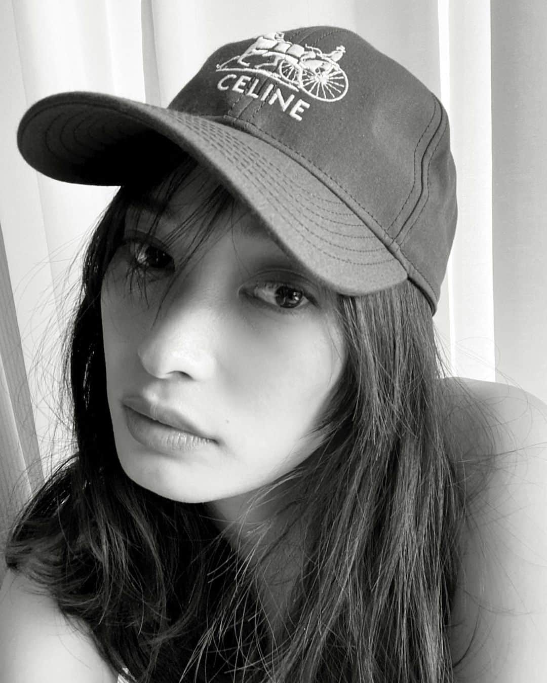 のインスタグラム：「celine のSummer Collection🌞  コレクションを見た時から素敵なものがたくさんあり絶対ゲットしたいと思っていました！  POPUPも色んなところで行われているので是非✨限定がすごい可愛くて早く私も見に行きたい…  #celine #celinebyhedi #celinetriomphe」