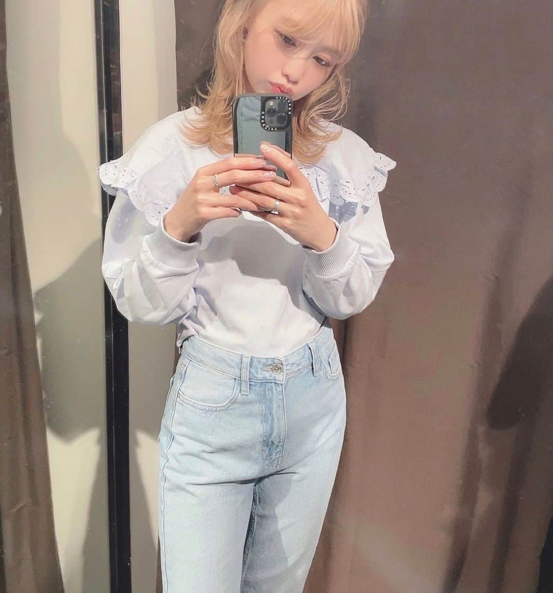 鈴木凪沙のインスタグラム：「かたちいいデニムさがし中👖♡」