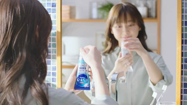 葉月祥子のインスタグラム：「お知らせ遅くなりましたが💦💦﻿ ﻿ ﻿ 花王ピュオーラのTVCMに出演しています♪﻿ ﻿ ﻿ ピュオーラの薬用ハミガキは、私もずっと愛用していて、出演させて頂けてとても嬉しかったです💕﻿ ﻿ ﻿ 撮影もすごく楽しかった♪♪﻿ ﻿ ﻿ 洗い上がりがすっきり爽やかで、おススメです✨🦷﻿ 私はクリーンミント派🧚🏻‍♀️﻿ ﻿ ﻿ 見つけてくださった皆様、﻿ cmから新しくフォローして下さった皆様、﻿ 本当にありがとうございます💕😊﻿ ﻿ ﻿ #花王　#花王ピュオーラ　#ピュオーラ　#薬用ハミガキ　#歯磨き粉　#cm ﻿」