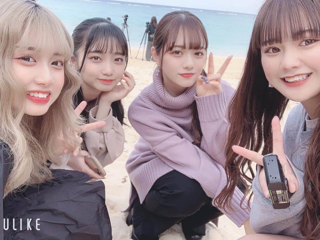 比屋根香音のインスタグラム：「水上スクーター組🛵 あやは離島行ってたから、 部屋で撮ったひょっこり可愛いやつ！」