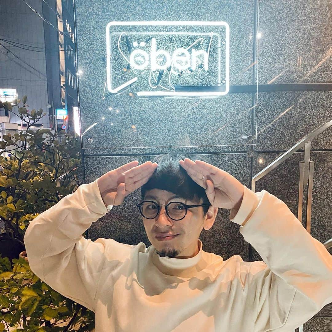 内田聡一郎さんのインスタグラム写真 - (内田聡一郎Instagram)「本日！弊社3店舗目、öben（オーベン）が無事openしました。 初日からたくさんのお客様に来て頂き感謝です！ 朝バタバタとスタートし、怒涛の営業が終わりやっとöbenオープン告知できました。 LECOの2階に位置するöbenは内田のアトリエとして機能します。 個室も完備し、リラックスした空間をお届けします。 予約フォームや電話番号は変わらずなのでLECOに来る気分でいらしてください。 皆様よろしくお願い致します。  #LECO #lecotokyo #öben #オーベン #newopen #新規オープン」3月2日 21時28分 - soucuts