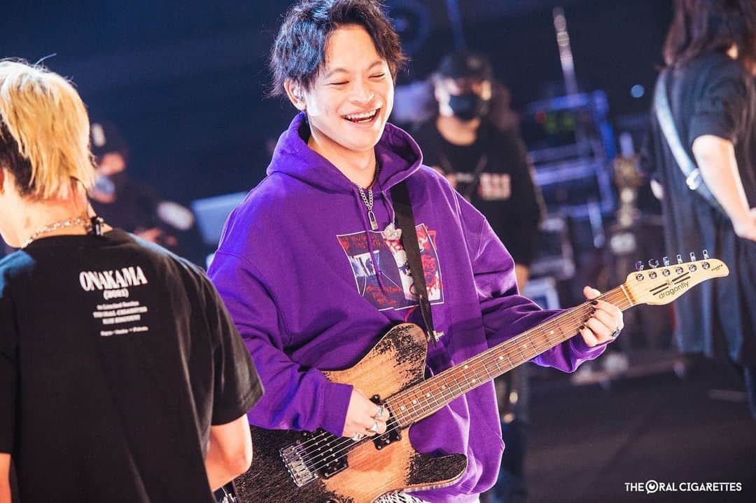 鈴木重伸のインスタグラム：「たくや誕生日おめでとう。 気が付けば30歳。歳を増す毎にえぇ男になっていってるのでこの先も楽しみです。これからもよろしく。 「他がままに生かされて」も最高でした。」