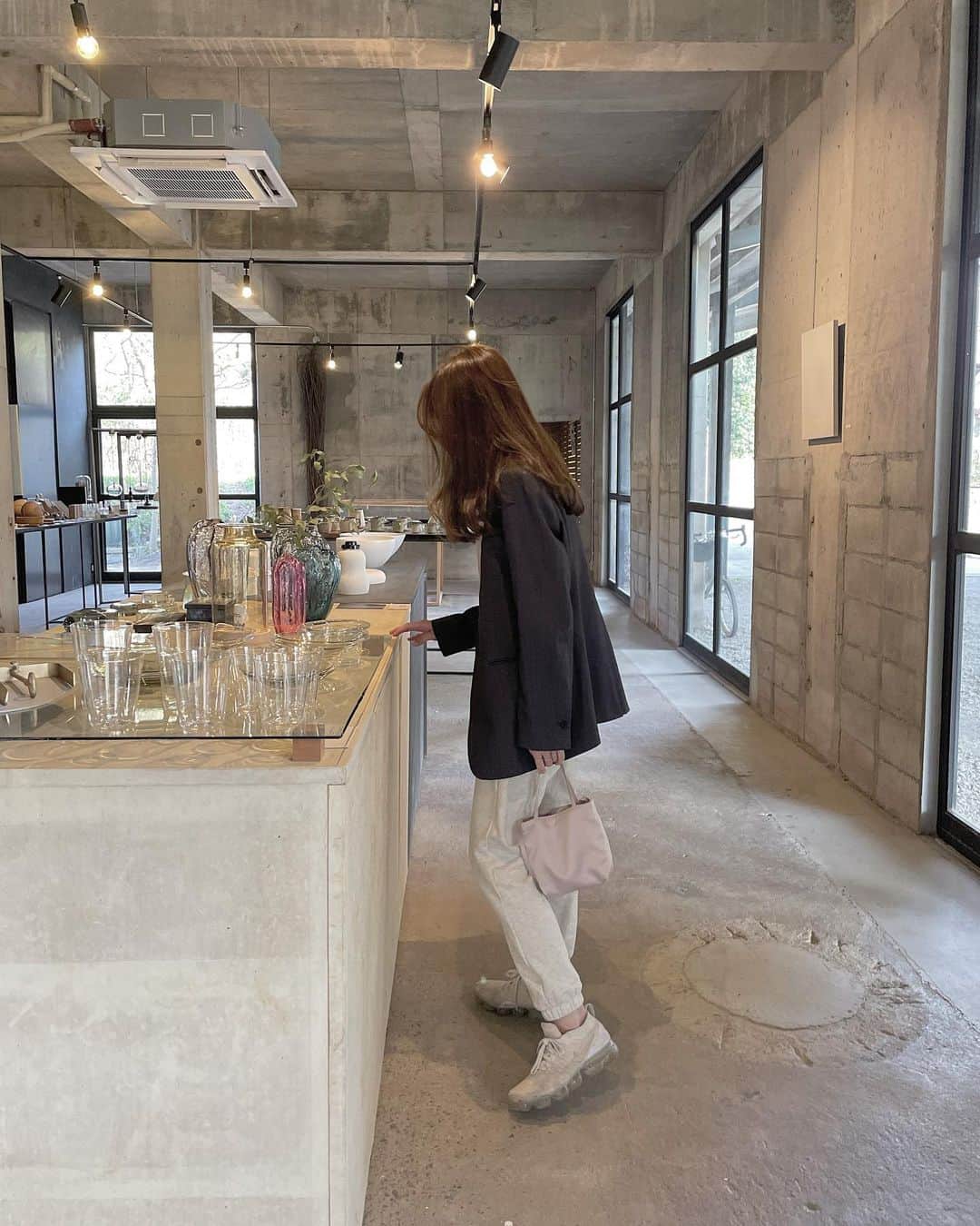 i am aiのインスタグラム：「ひさびさカフェでのんびり. 🍃☕️ㅤㅤㅤㅤㅤㅤㅤㅤㅤㅤㅤㅤㅤ ㅤㅤㅤㅤㅤㅤㅤㅤㅤㅤㅤㅤㅤ あったかくなって これにミュールも絶対かわいいね👡💛 って妄想 ㅤㅤㅤㅤㅤㅤㅤㅤㅤㅤㅤㅤㅤ  #hiramatsugumi」