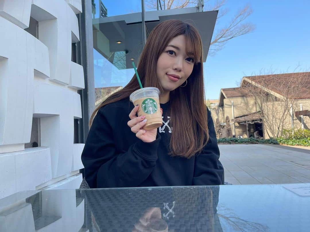 新庄千歳のインスタグラム：「スタバ飲んだ日。 Starbucks  day💓」