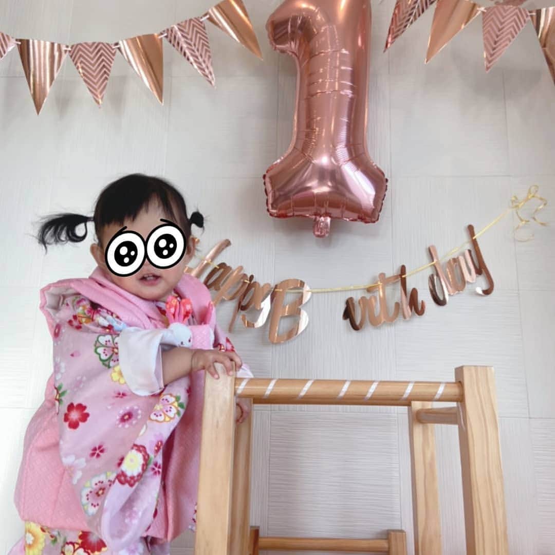 石田明さんのインスタグラム写真 - (石田明Instagram)「少し遅れましたが2月28日は三女ちゃんの1歳の誕生日でした。かわいすぎでした。 #娘たち #石田たち #三姉妹 #1歳 #誕生日」3月3日 9時39分 - nonstyle_ishida