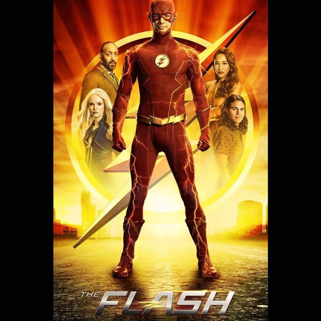 のインスタグラム：「Season 7 of The Flash finally premieres tonight after being off the air for the longest stretch of time since we debuted over 7 years ago. I’m super proud of the entire cast & crew for getting through the season up to this point. We’re currently in the middle of episode 711, and as most things in 2020 and 2021, it’s looked and felt a little different this year. It’s not always easy to be shooting a tv show in the current state of the world and under certain restrictions, but I feel really lucky to not only have a job, but to have something familiar to channel my energy into. I know we’re closer to the end of this journey than we are to the beginning and I’m trying to enjoy it as much as possible. We’ll be picking up with what should’ve been the final three episodes of season 6, 2 of which had been almost entirely completed since last March. I hope everyone enjoys season 7!」