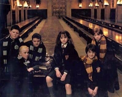 トム・フェルトンのインスタグラム：「tonight , 8pm ET / 5pm PT on TikTok Live .  link in bio to watch along on @peacocktv . be there or be a muggle x  #PeacockPotterParty」