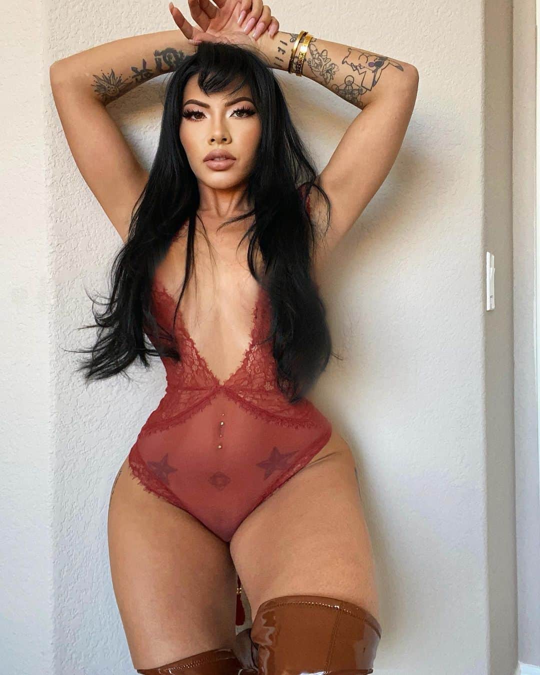 Morgan lee Bitchのインスタグラム：「Slimmer and thicker 🤭」