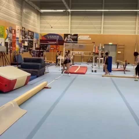 エイトォーラ・トールズドッティルのインスタグラム：「A little glimpse of today's training😋 Grateful that through all the rough times I'm still able to find my daily dosis of joy in this beautiful sport Sending everyone who's having a hard time because of corona a big hug❤」
