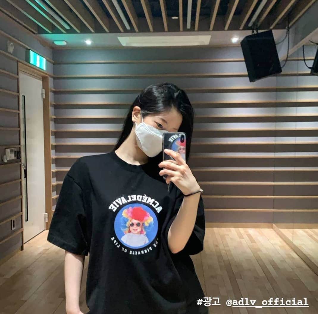 ダヒョンのインスタグラム：「Black Hair dubu 🤍🤍🤍」