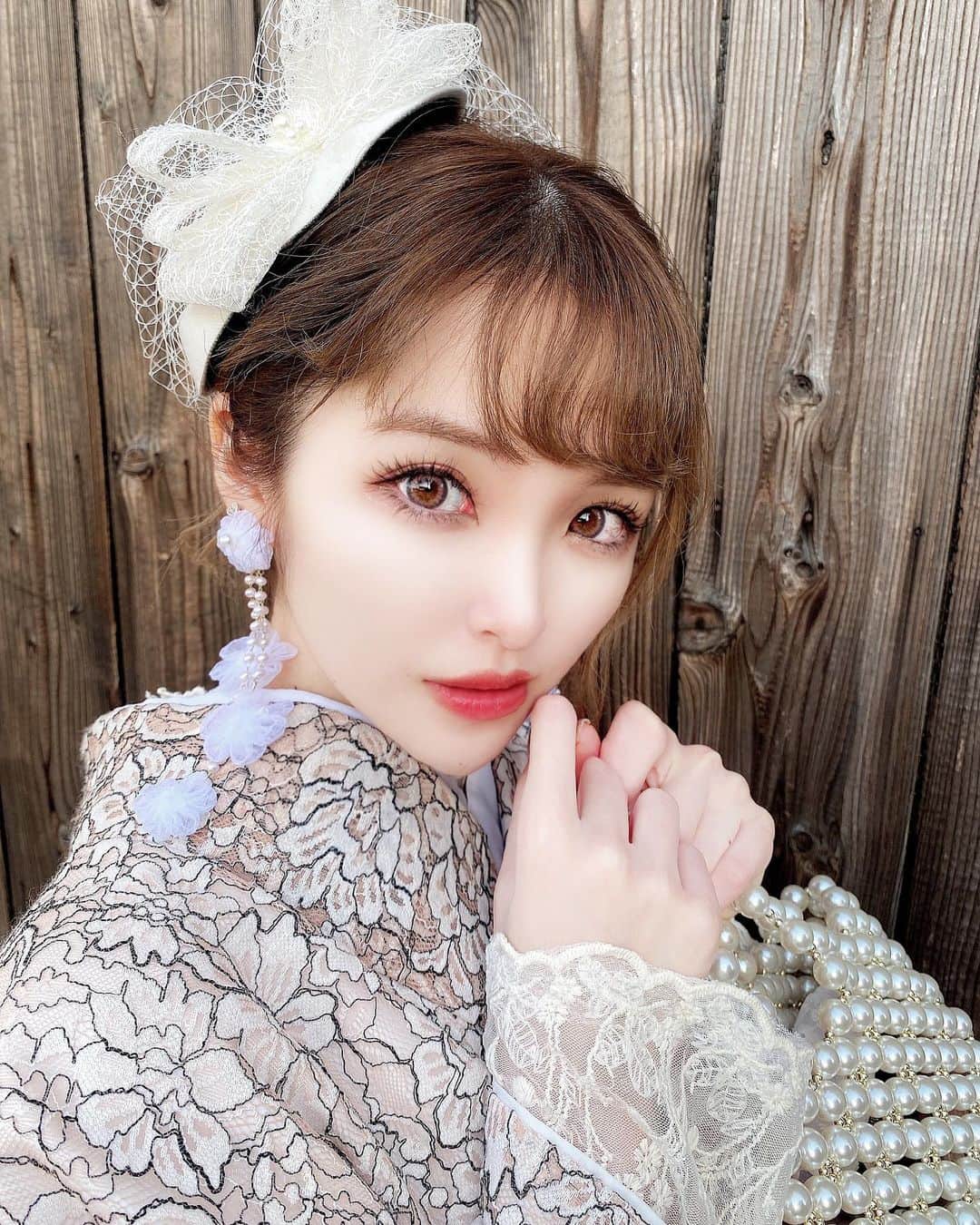 玉川来夢のインスタグラム：「今日はひな祭り🎎 とっても可愛いお着物を着ました❤️ 京都　和装工房雅　@kyotomiyabi さんでアンティーク着物プランで こんなに可愛らしいお着物をレンタルさせて頂きました💕 小物も一つ一つ可愛くて 着るだけでテンション上がる💙 #京都　#京都着物レンタル #京都着物 #着物ヘア #着物 #着物レンタル #アンティーク着物 #アンティーク着物レンタル  #レース着物 #ひな祭り #和装工房雅着物レンタル #和装工房雅」
